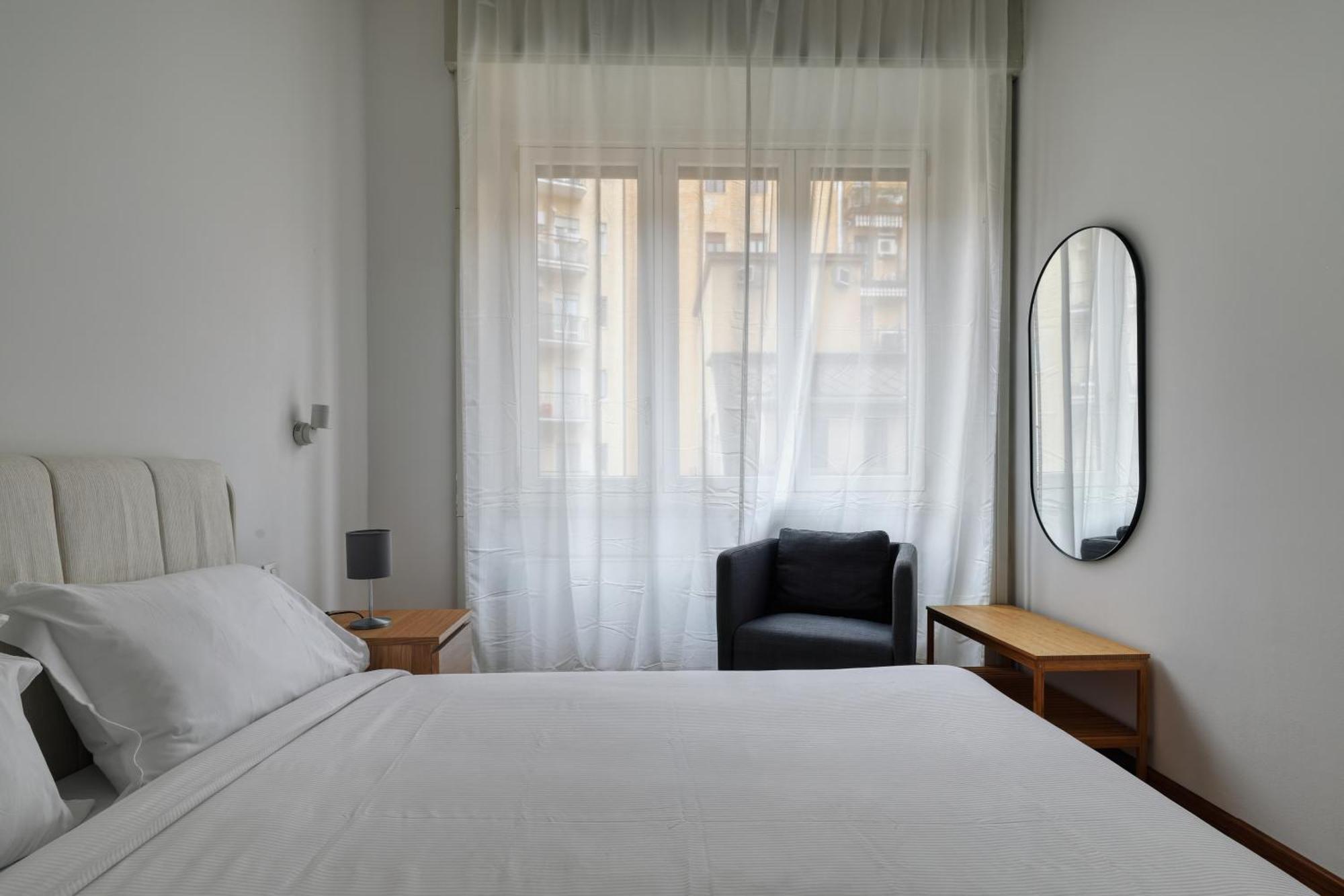 Joivy Chic 3-Bed Flat Near Colonne Di San Lorenzo Milan Extérieur photo