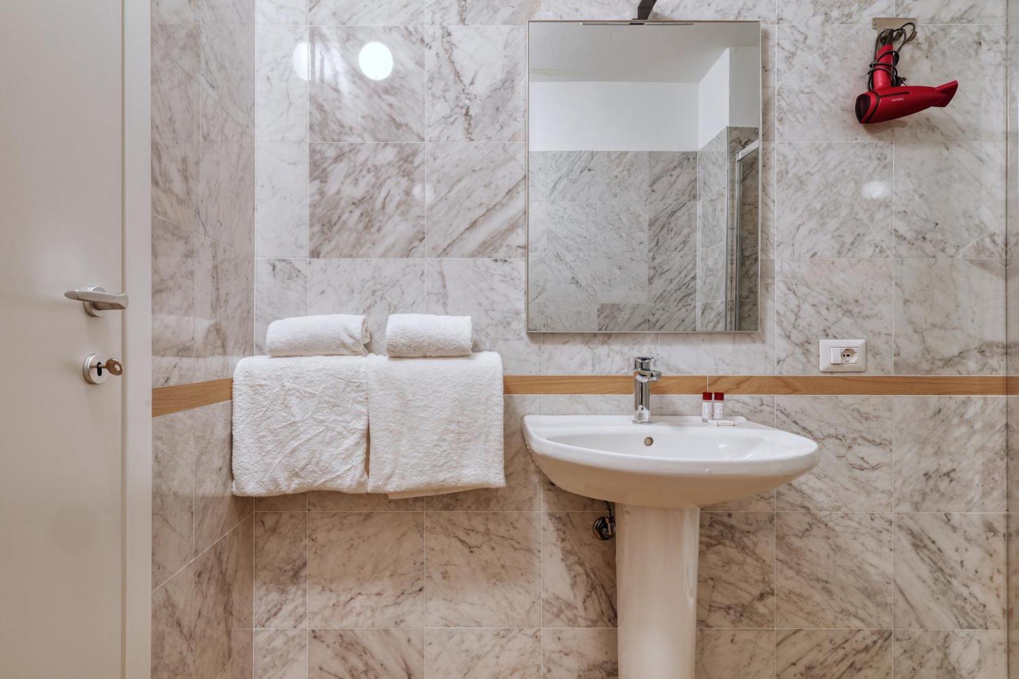 Joivy Chic 3-Bed Flat Near Colonne Di San Lorenzo Milan Extérieur photo